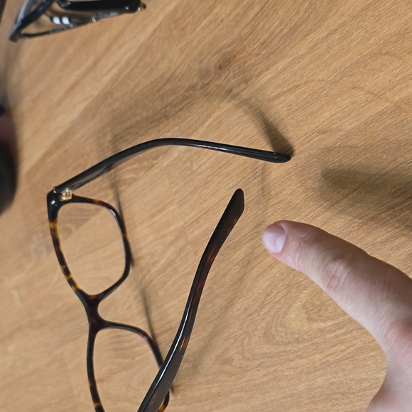 Stylish Black and Tortoise Dolce and Gabbana - Picture 5 of 5